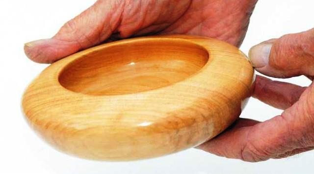 A lipped bowl done photo